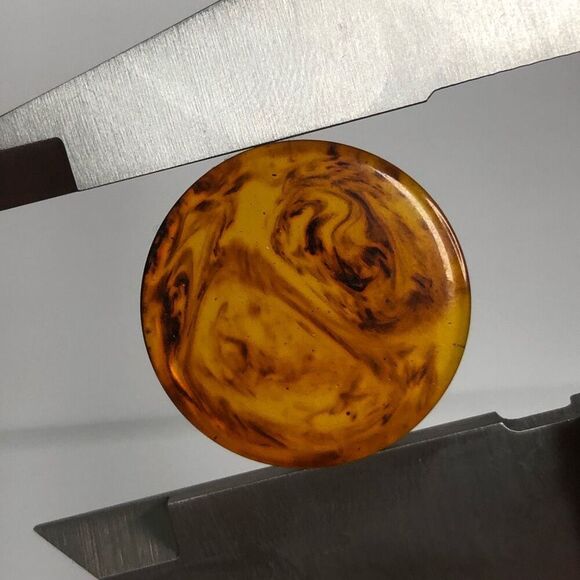 vtg bakelite translucent root beer swirl round chips 15 gram lot of 5 chips - Picture 2 of 7